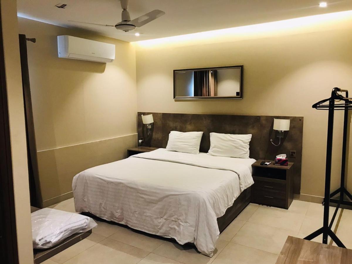 Hamsun Shahrah-E-Faisal Hotel Karachi Exterior foto
