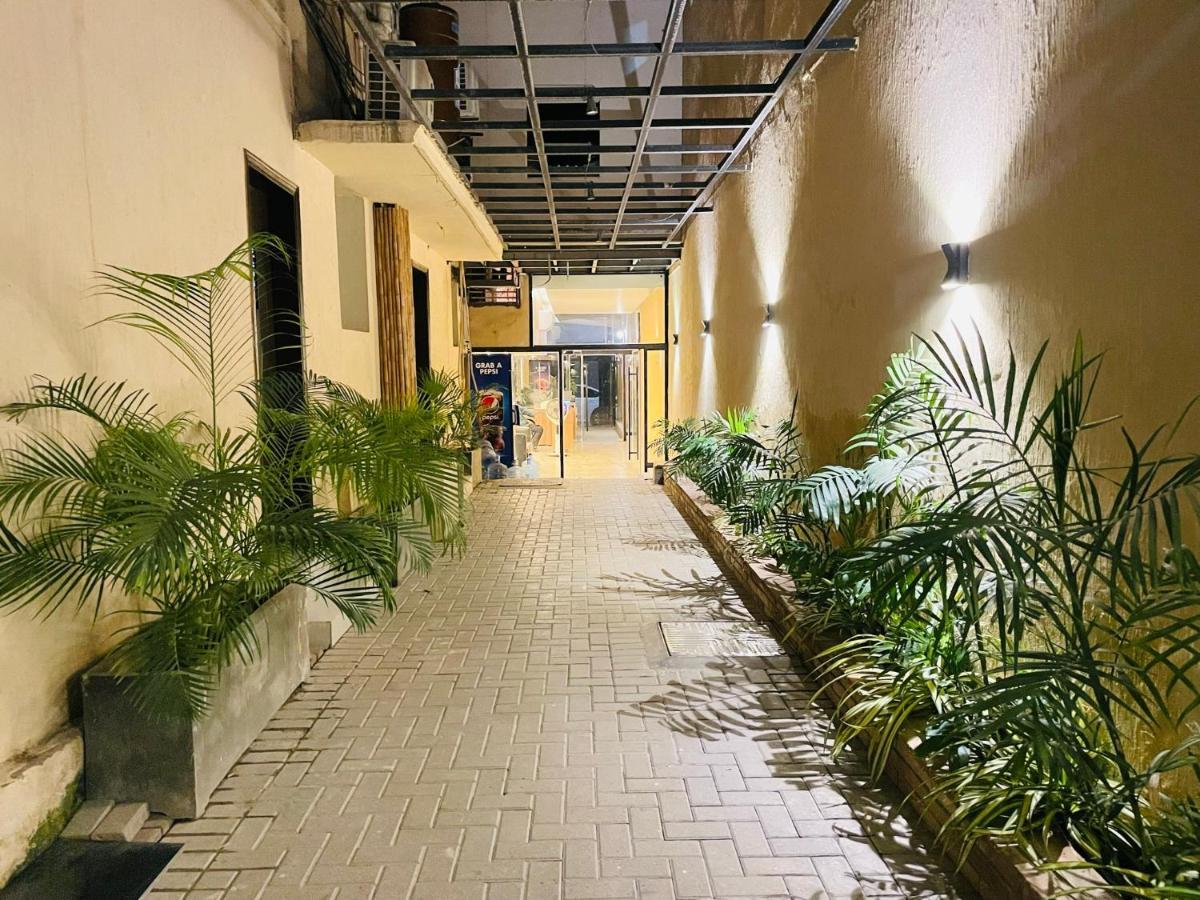 Hamsun Shahrah-E-Faisal Hotel Karachi Exterior foto