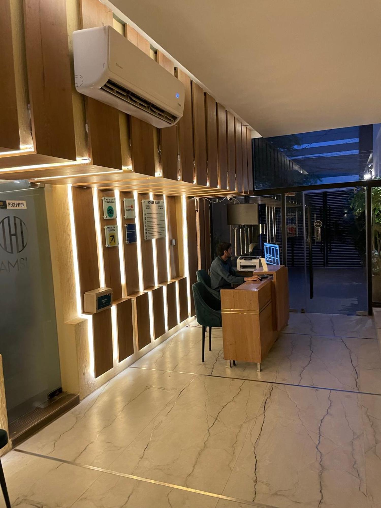 Hamsun Shahrah-E-Faisal Hotel Karachi Exterior foto